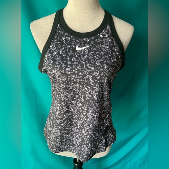 Nike Tops - Nike Women’s DriFit Black, Gray, and White Patterned Racerback Tennis Tank